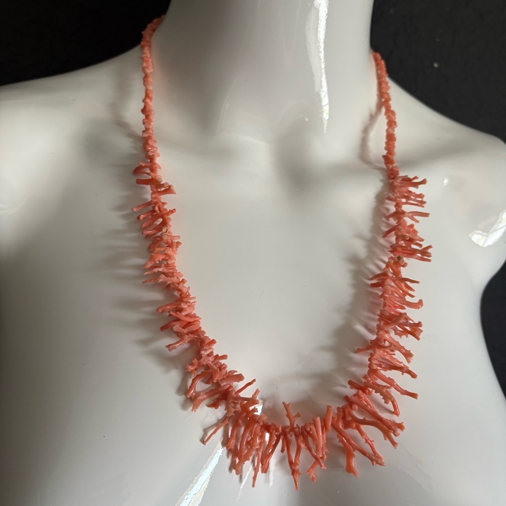 Natural Pink Coral Branch Tendril Necklace Mid Century Modern - Picture 5 of 13